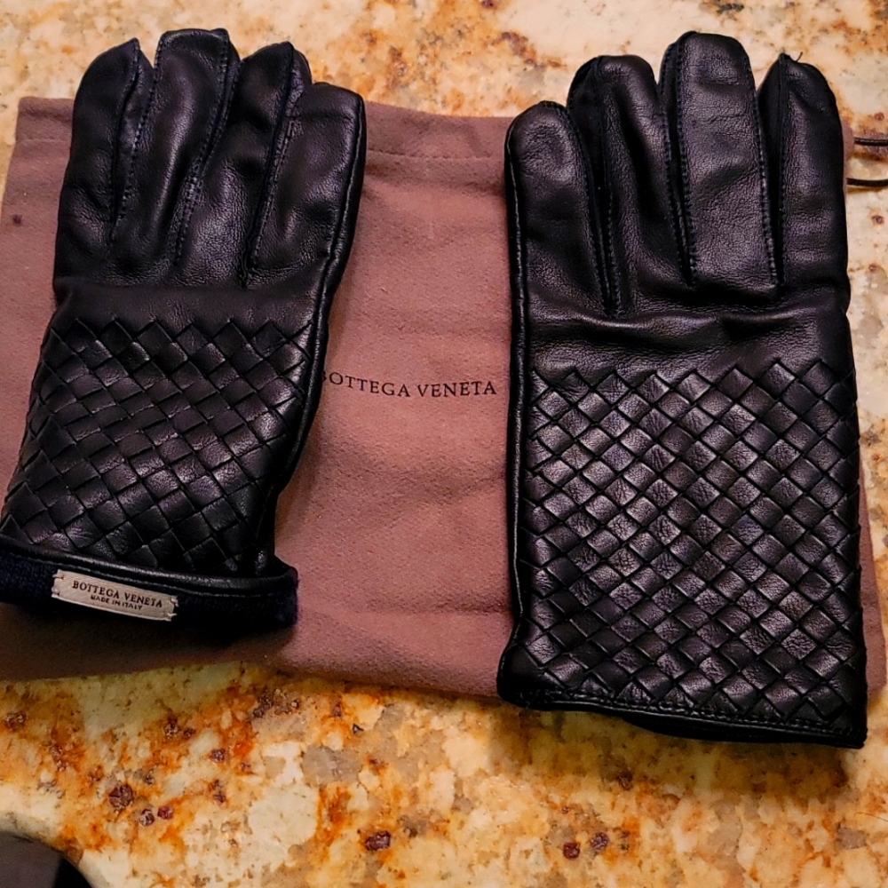 Bottega Veneta men's leather gloves navy
